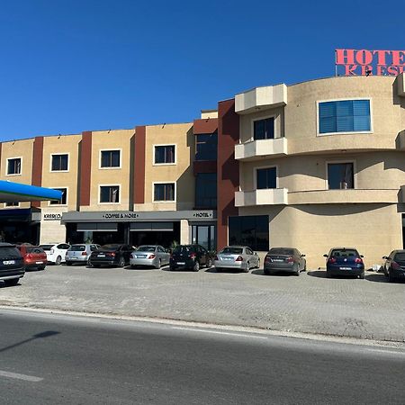 Hotel Kresko Lushnjë Esterno foto