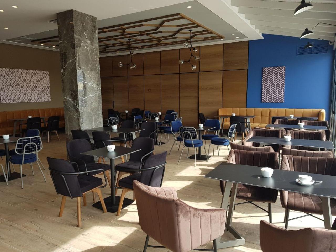 Hotel Kresko Lushnjë Esterno foto