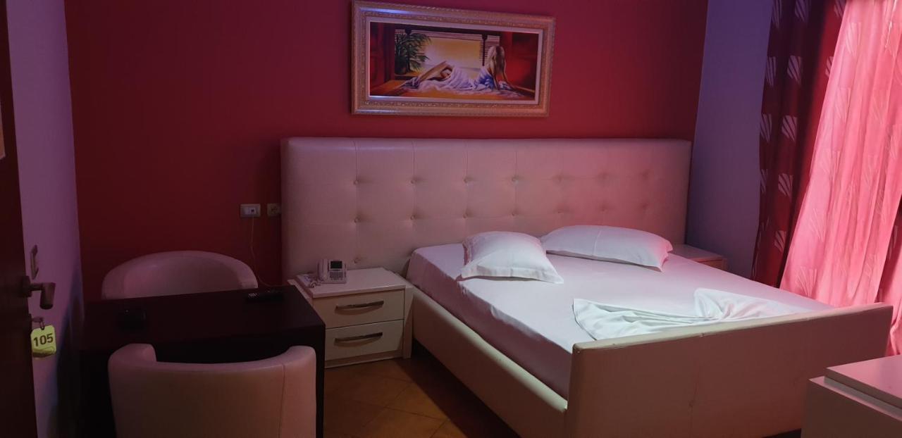 Hotel Kresko Lushnjë Esterno foto
